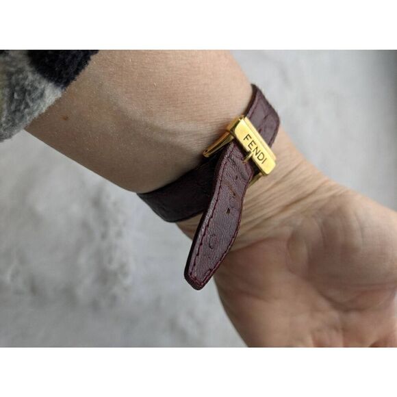 Fendi watch 320G Swiss Made Water Resistant Vintage Wristwatch Band 14mm - Picture 8 of 9